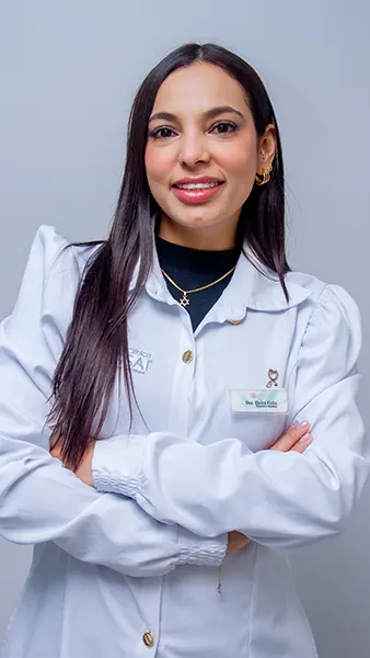 Img-ClinicaMassai-Equipo-Perfil-2026_Dra-Elvira-Falla Img-ClinicaMassai-Equipo-Perfil-2026_Dra-Elvira-Falla